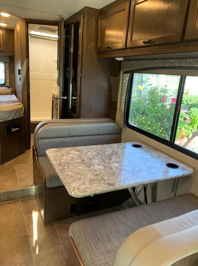 Aj-Xl Rv Rental ロサンゼルス エクステリア 写真